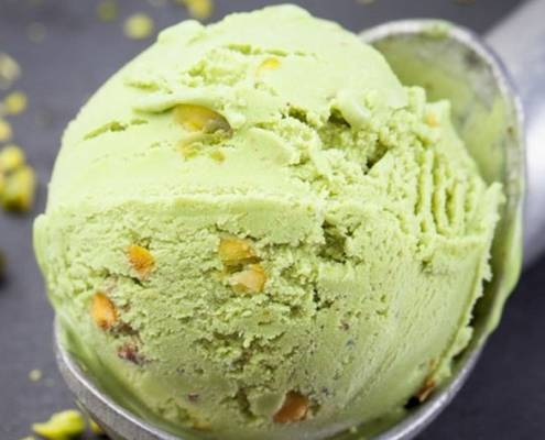 تهیه بستنی گز