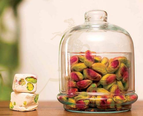 گز لقمه پسته ای در بطری شیشه ای